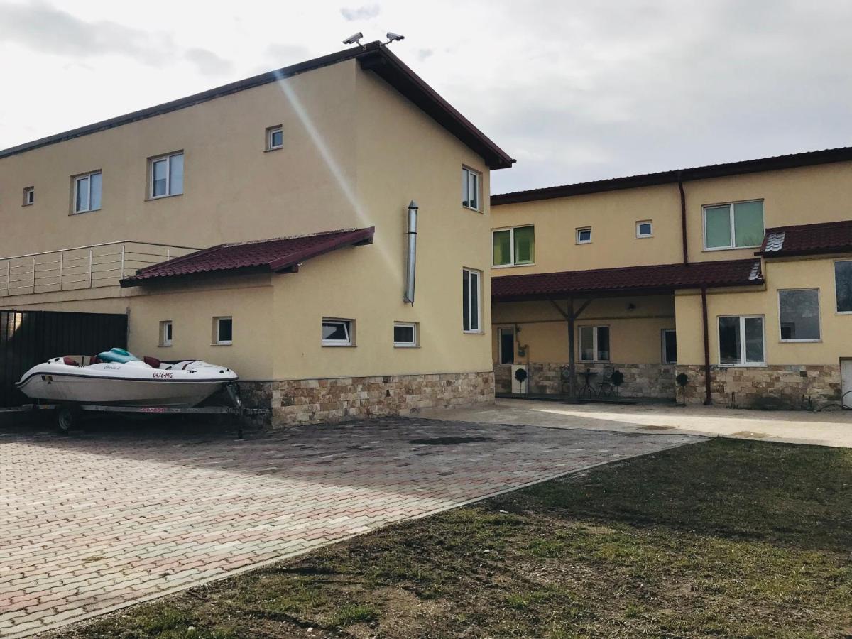 Gilău Casa Ryana Self Check-Inモーテル エクステリア 写真